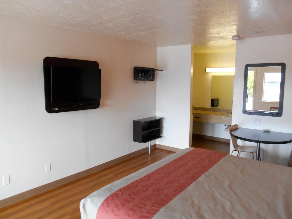 Motel 6-Madisonville, Tx Bagian luar foto