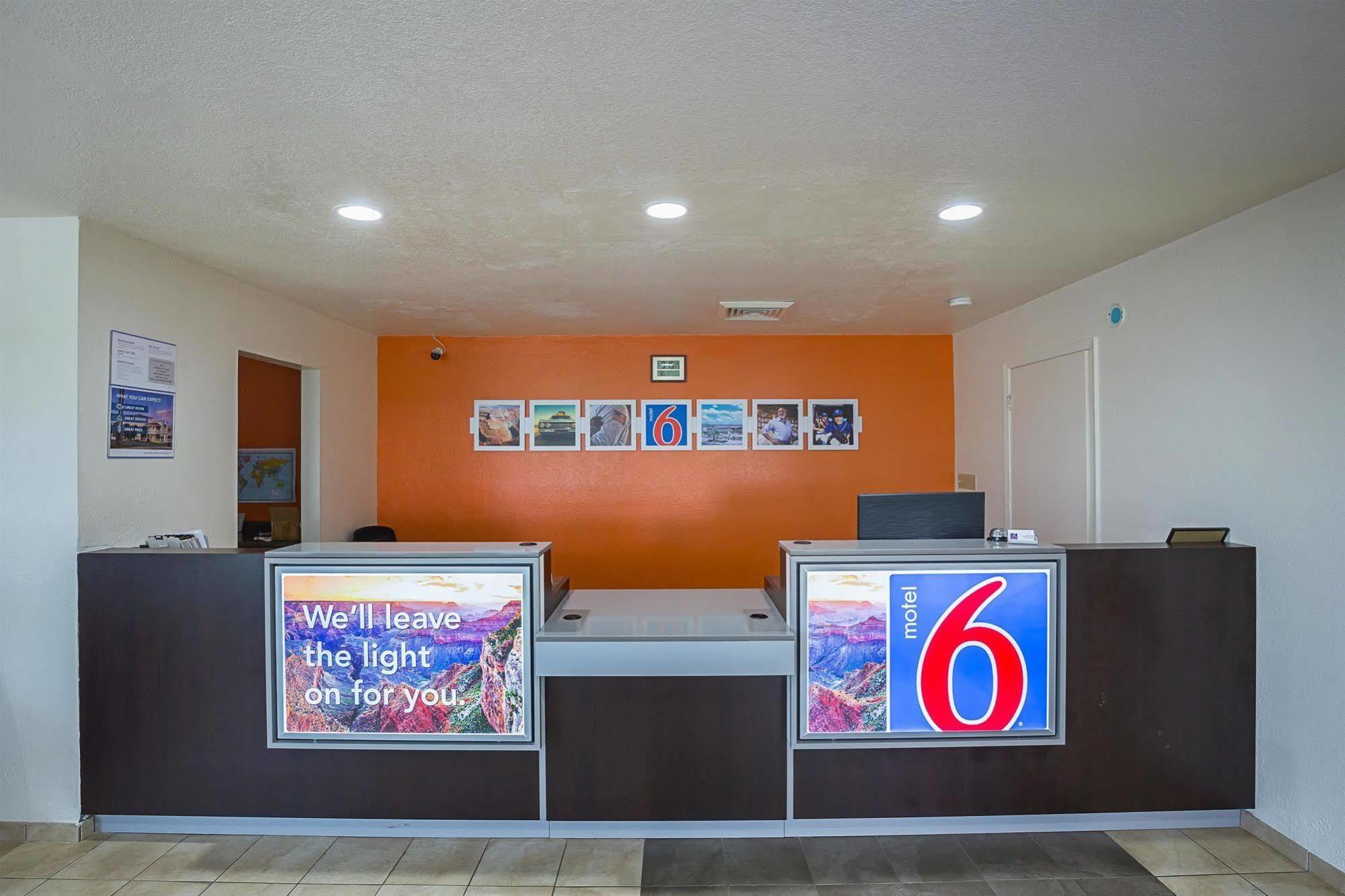 Motel 6-Madisonville, Tx Bagian luar foto
