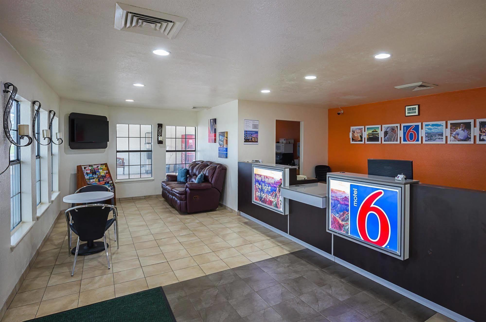 Motel 6-Madisonville, Tx Bagian luar foto