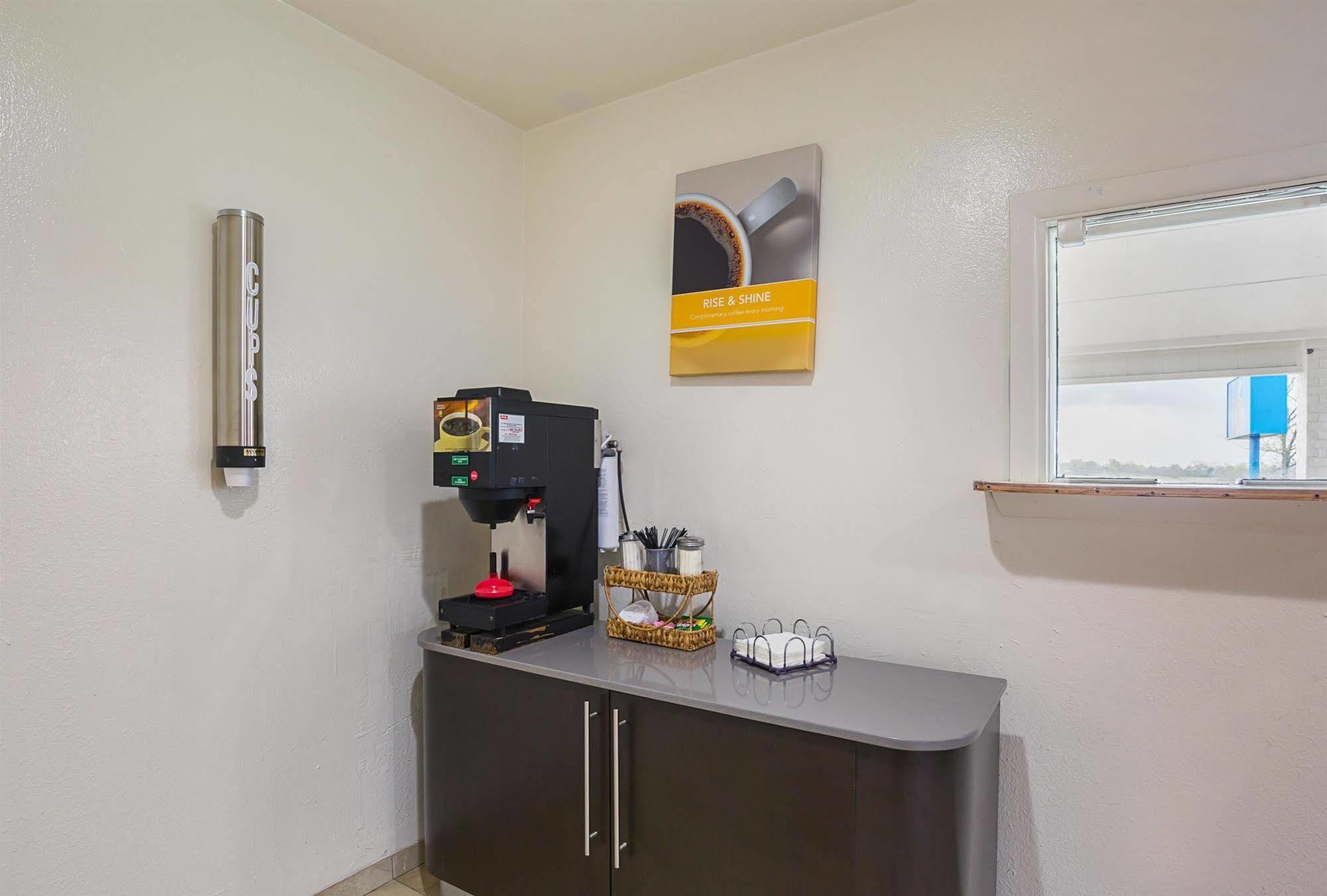 Motel 6-Madisonville, Tx Bagian luar foto