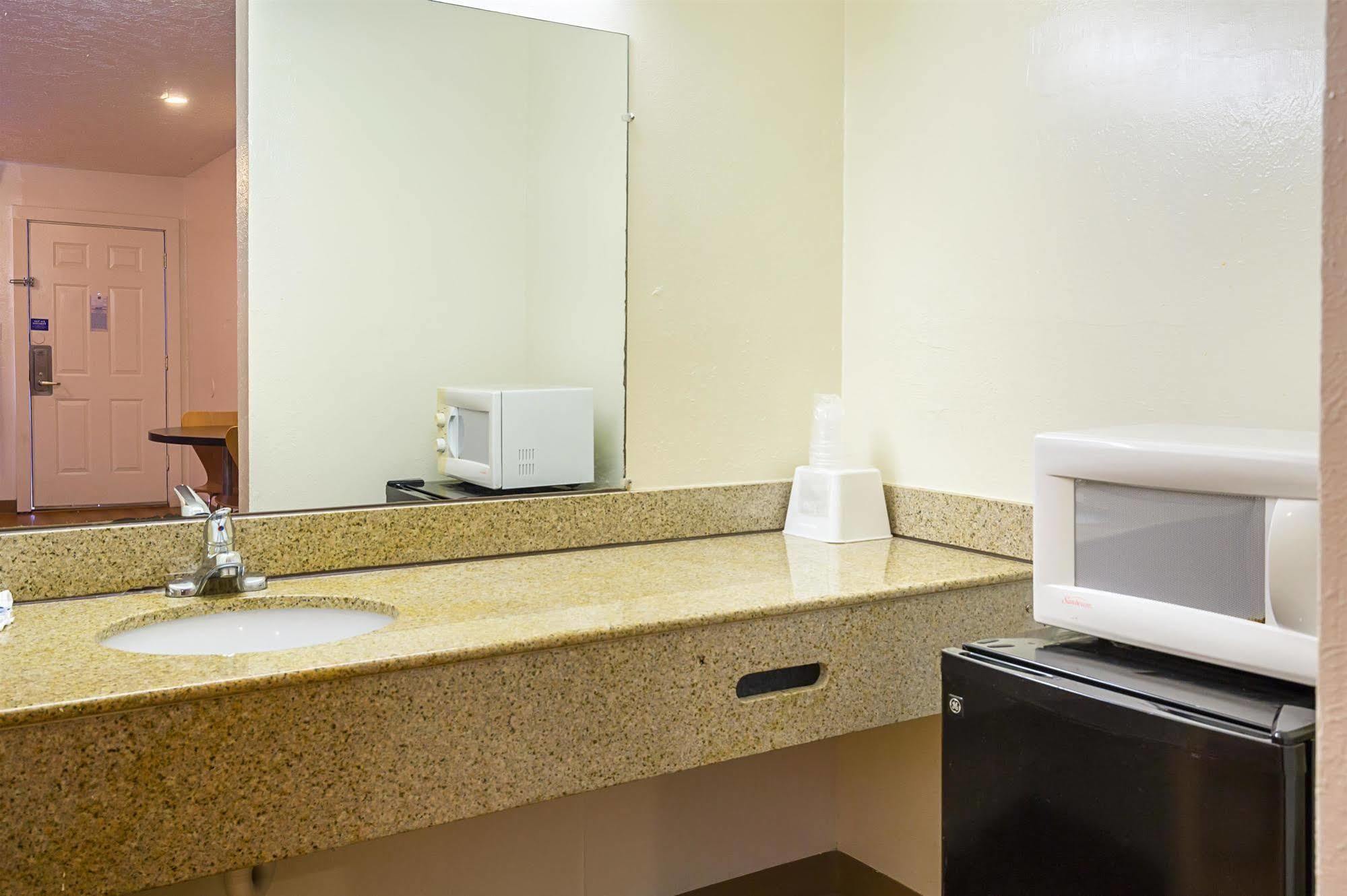 Motel 6-Madisonville, Tx Bagian luar foto