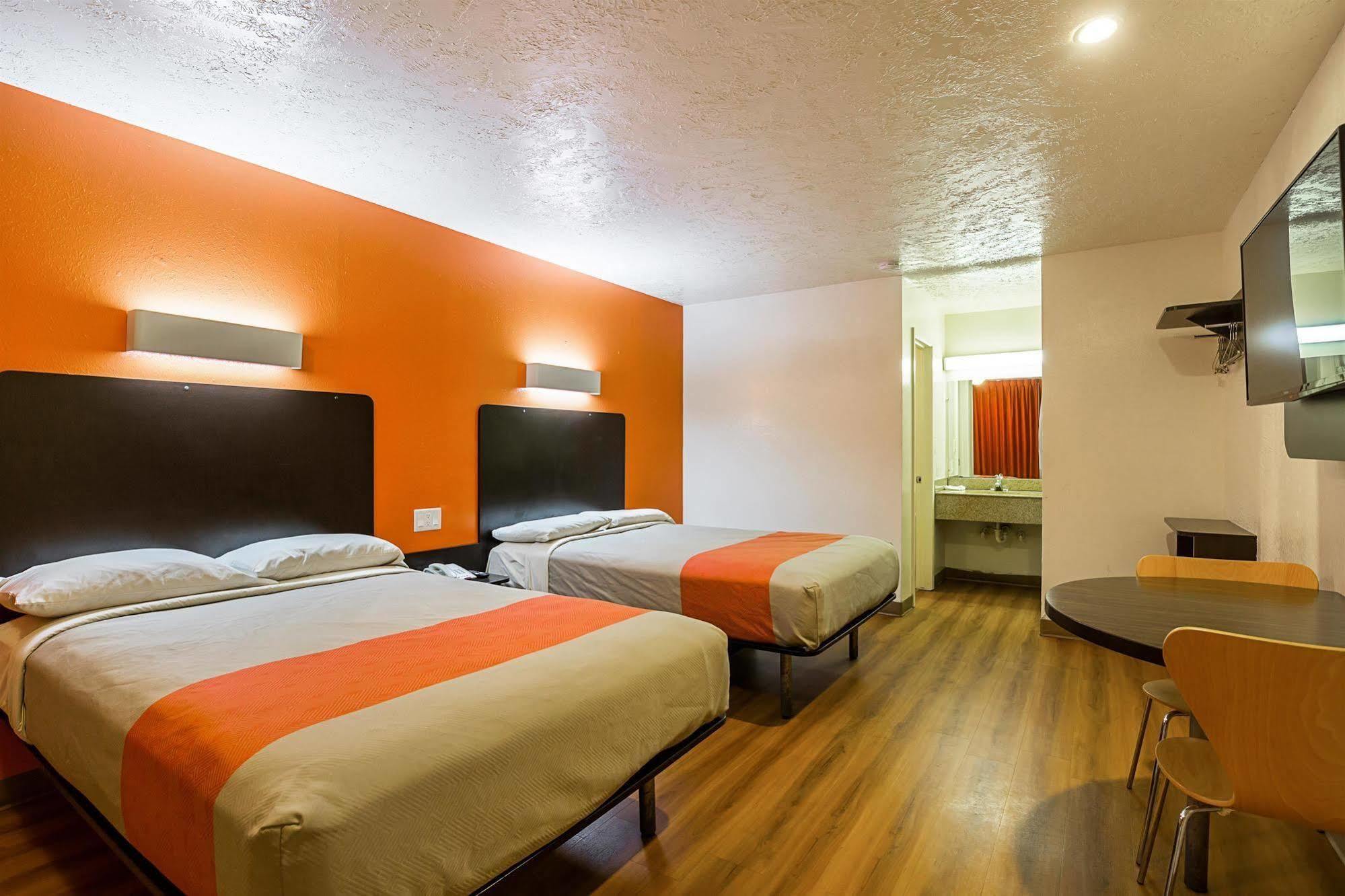 Motel 6-Madisonville, Tx Bagian luar foto