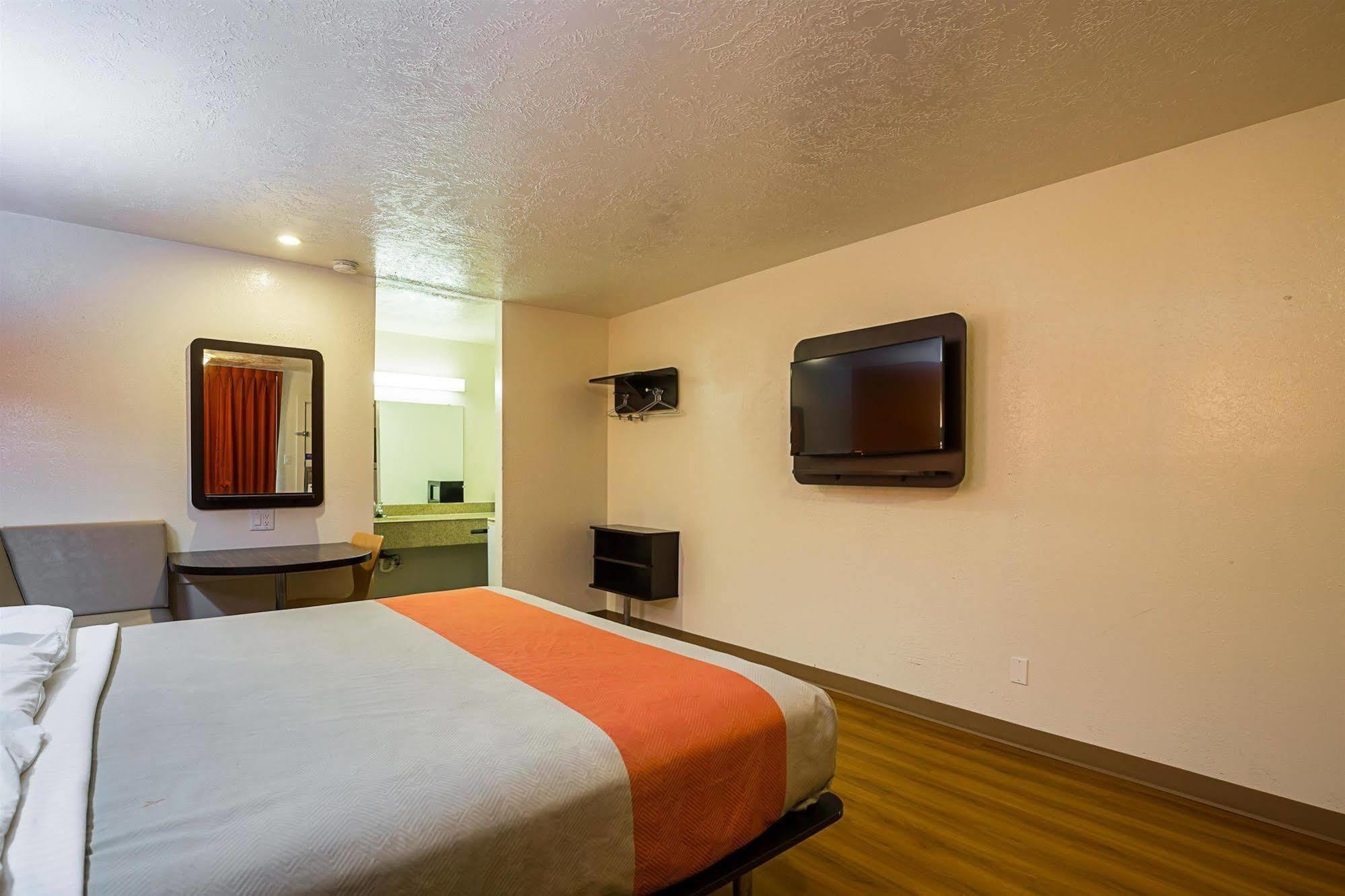 Motel 6-Madisonville, Tx Bagian luar foto