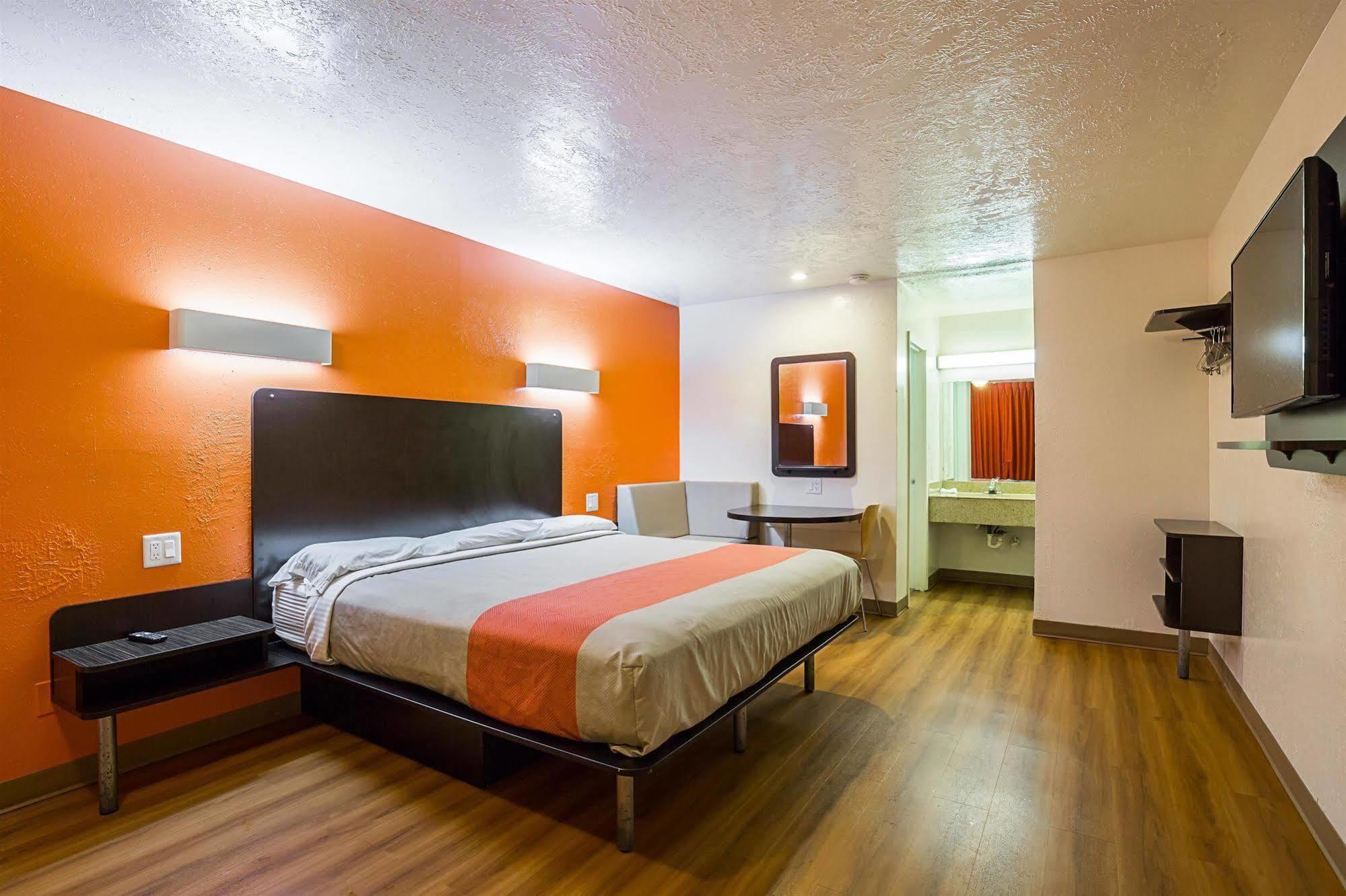Motel 6-Madisonville, Tx Bagian luar foto